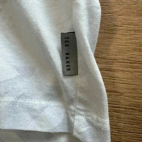 Men's Ted Baker 100% Cotton Patterned Short Sleeve T Shirt Size 4  (Medium) - Picture 5 of 11